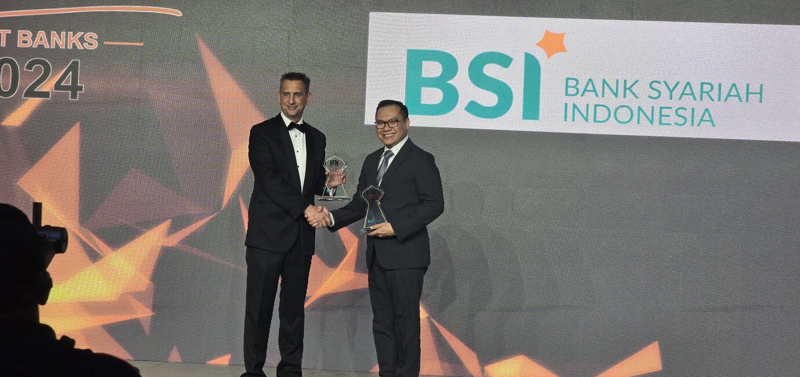 Bank Syariah Indonesia Meraih Penghargaan Bergengsi di IFN Awards 2025